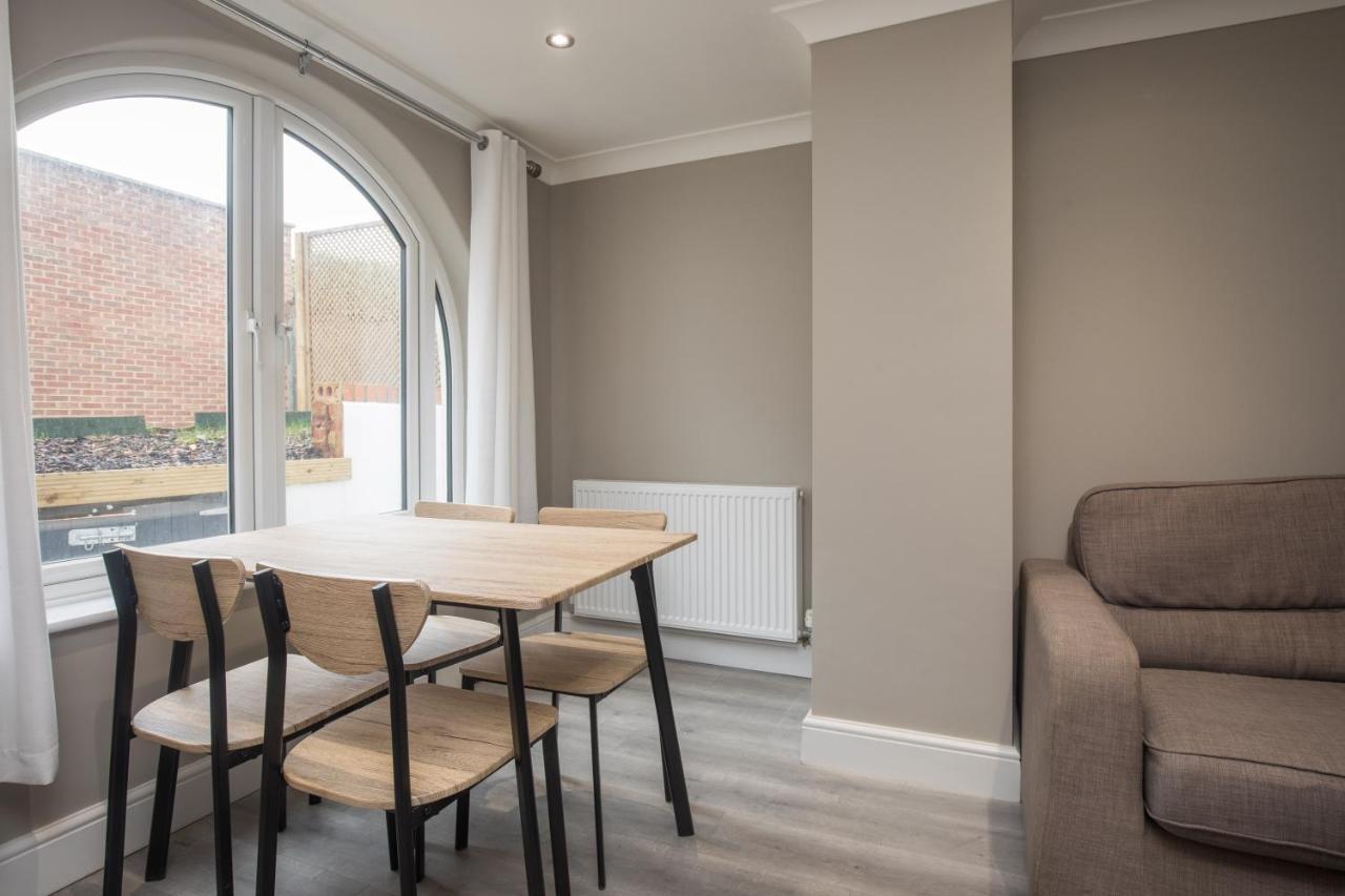 Riverside Central Kingston Flat 1B Surbiton المظهر الخارجي الصورة