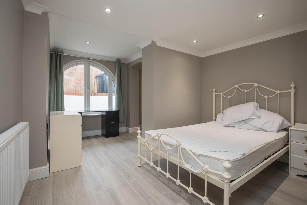 Riverside Central Kingston Flat 1B Surbiton المظهر الخارجي الصورة